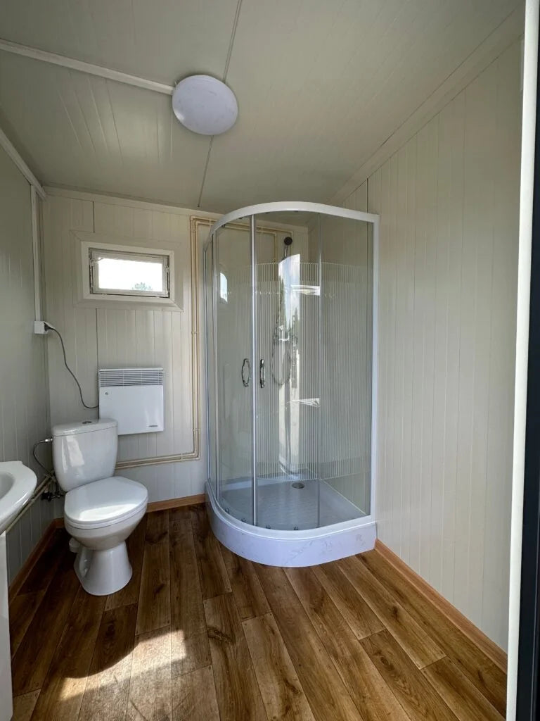 Cabine sanitaire double 4,00 × 2,00 m – avec douche et réservoir