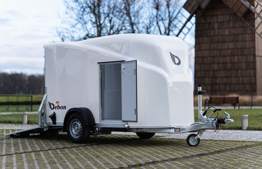 Remorque cargo Pullman Debon 1300 bleue avec suspension et porte latérale