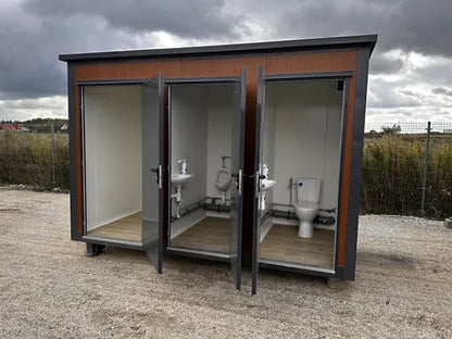 Conteneur sanitaire de type pavillon avec triple cabine