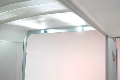 Remorque Debon Roadster 2000 fermée mesurant 2360 x 1320 mm