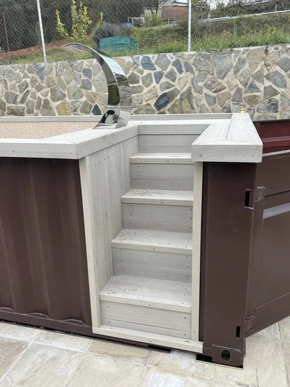 Un conteneur de 6 mètres transformé en piscine