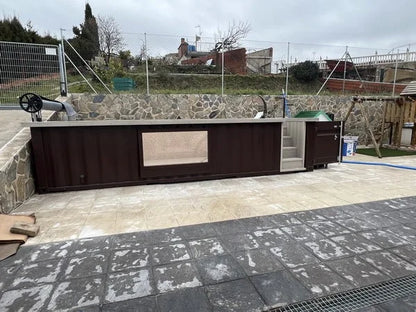 Un conteneur de 6 mètres transformé en piscine
