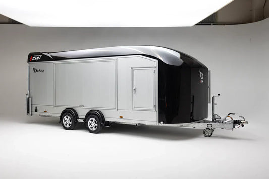 Remorque Debon Roadster 2000 fermée mesurant 2360 x 1320 mm